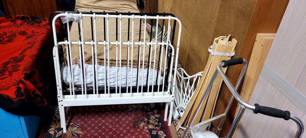 Łóżka metalowe biale i czarne