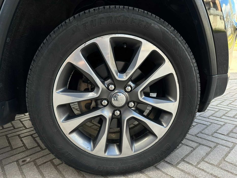 Продам шикарний автомобіль JEEP GRAND CHEROKEE 2015 р. 3.6 бензин