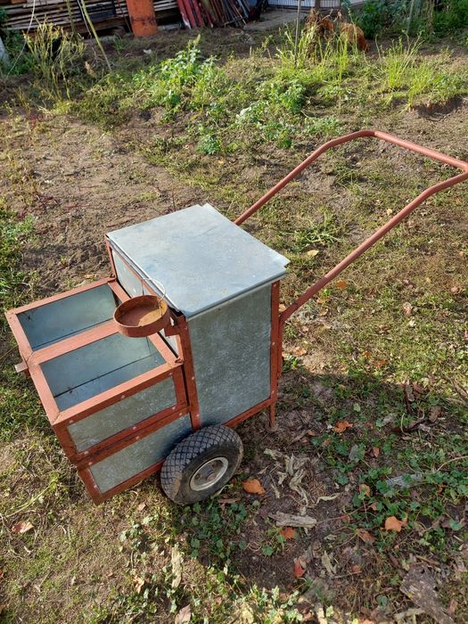 Wózek roboczy dla pszczelarza