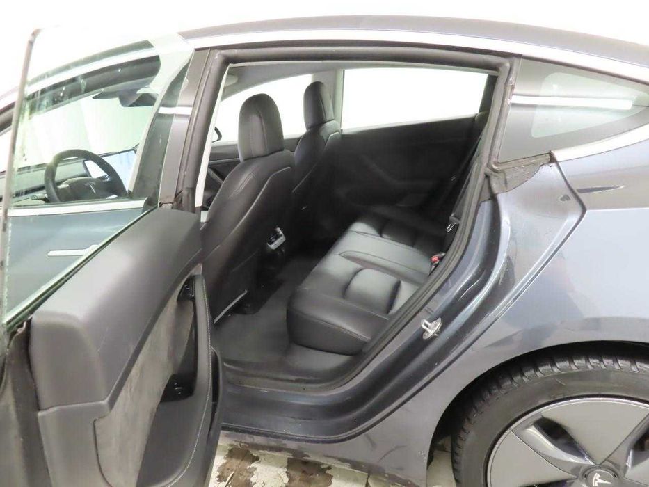 tesla Model 3 bem estimado
