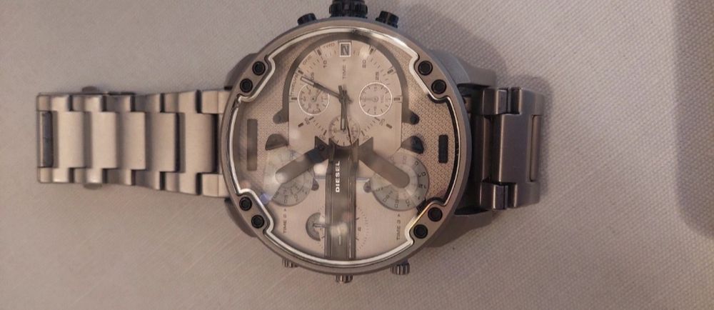 Diesel watch...64738764412033123