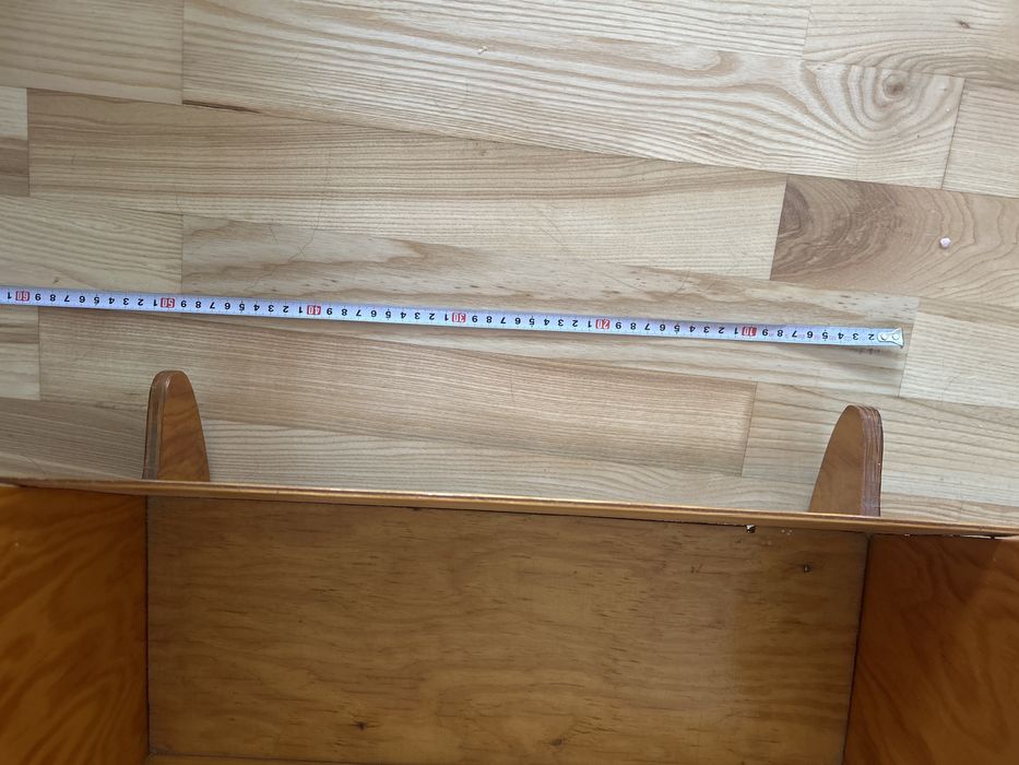 Drewniana kołyska dla lalek