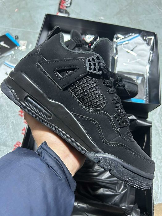 AJ4_Retro_Black_Cat 38