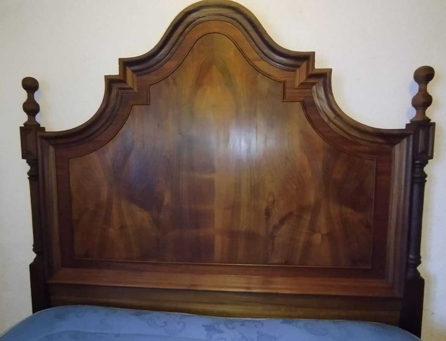 Cama de casal (colchão NÃO incluído)