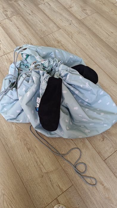 WORKO-MATA  dla dzieci plus kostka sensoryczna 
Mata posiada warstwę w