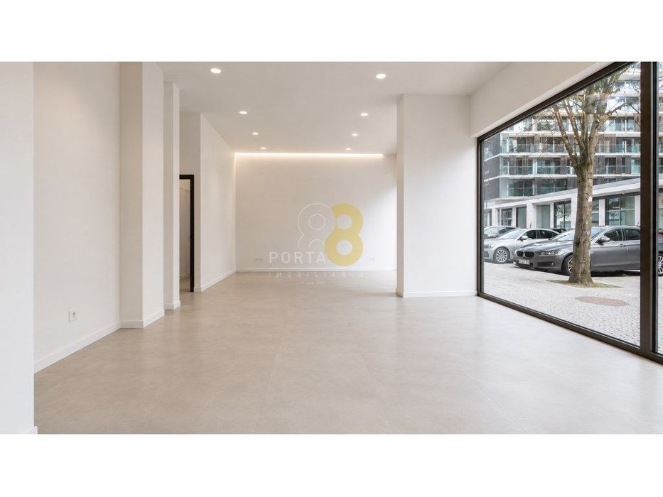 Espaço Comercial Novo em Matosinhos Sul - Localização Premium