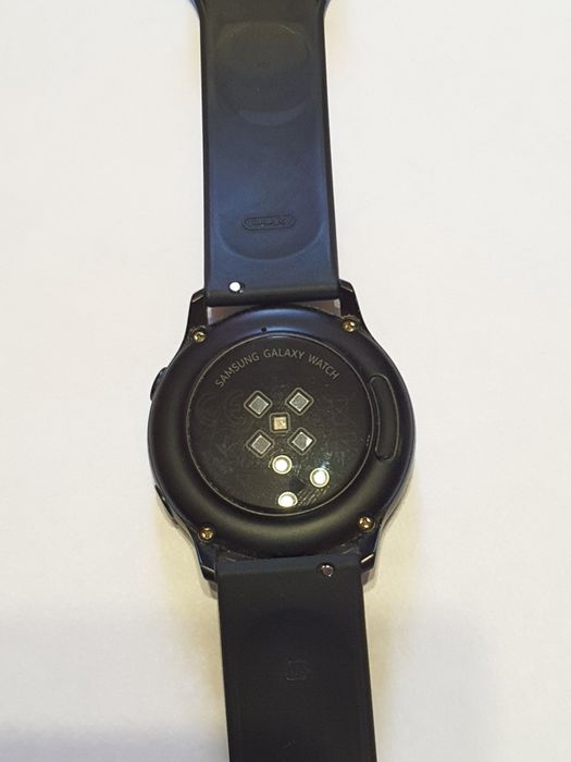 Смарт-часы Samsung Galaxy Watch Active