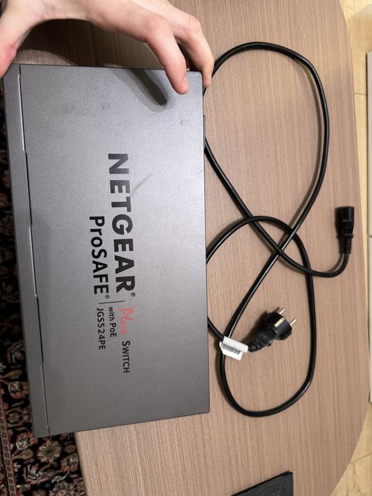 NETGEAR ProSAFE Plus switch JGS524PE