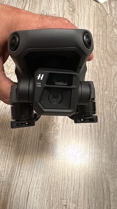 Квадрокоптер DJI Mavic 3