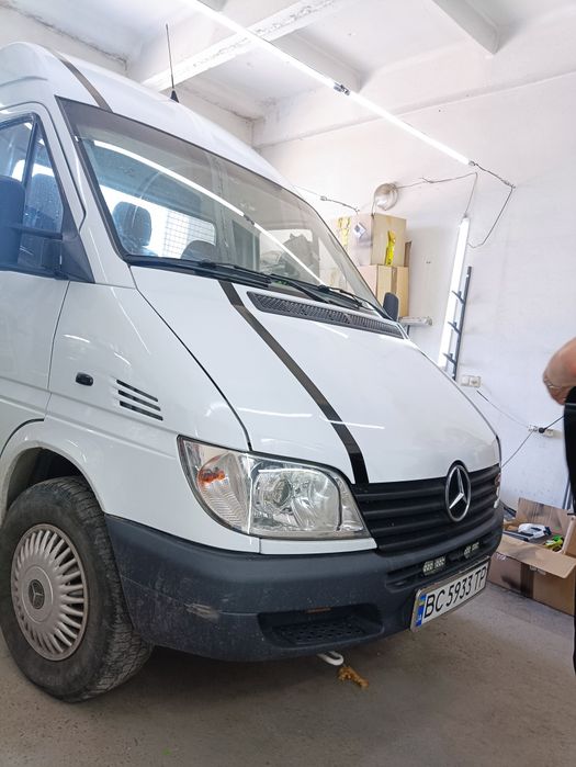 Продам Евакуатор спринтер 2.2