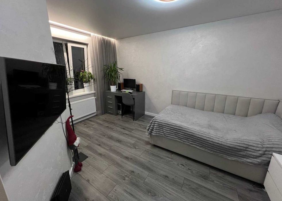 Продаж 2 поверхового таунхауса в Агрономічному