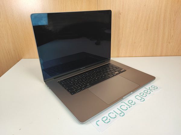 Apple Macbook Pro A2141 i9 9980HK 64GB RAM DDR4 1TB NVMe Teclado PT