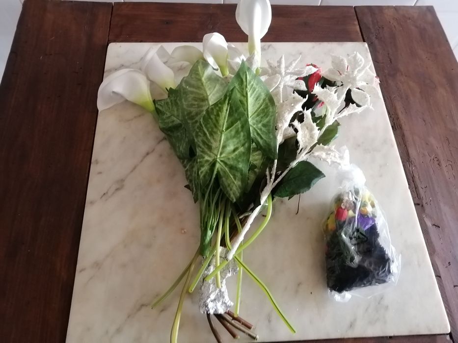 conjunto de flores artificiais