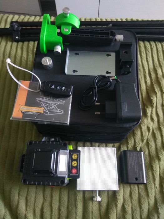 Лазерний рівень  Hilda 4D 16 лінії