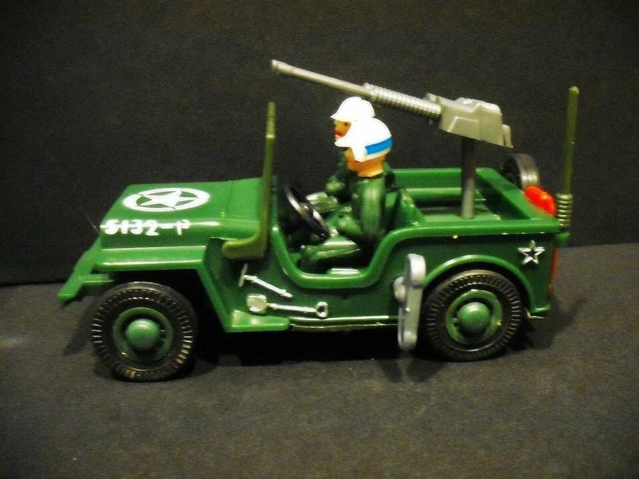 4 Rodas antigas do Jeep da JATO/PEPE para restauro