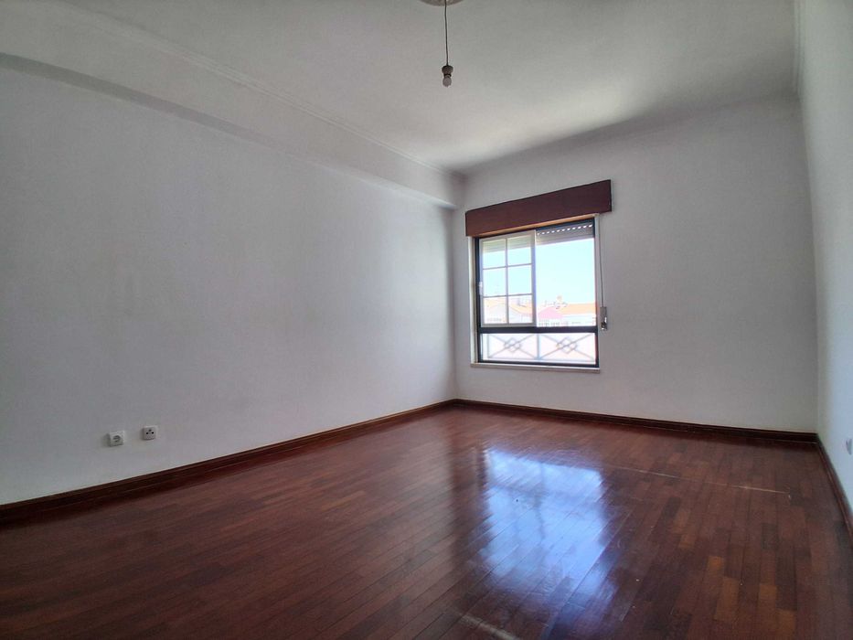 T3 Oportunidade em Samora Correia: Potencial e Sossego para a Sua Família