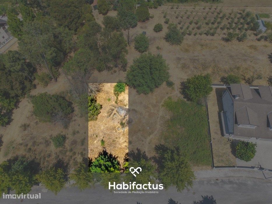 Lote para construção de moradia em banda em Rio de Loba
