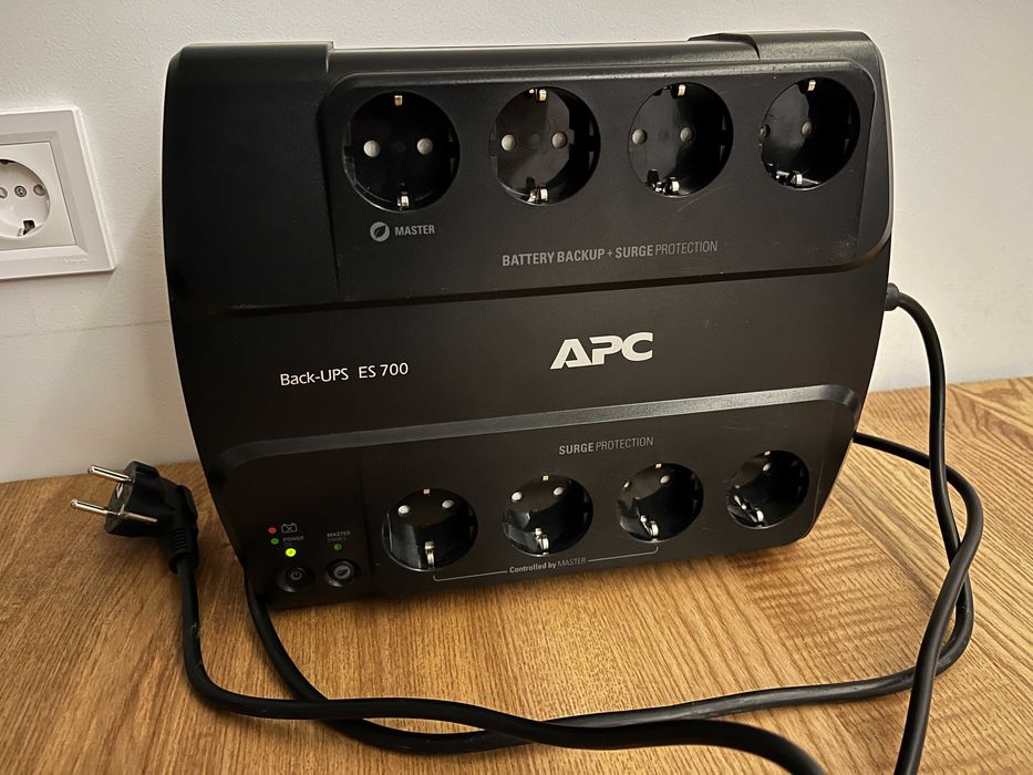 ДБЖ Безперебійник APC Back-UPS ES 700VA (BE700G-RS)