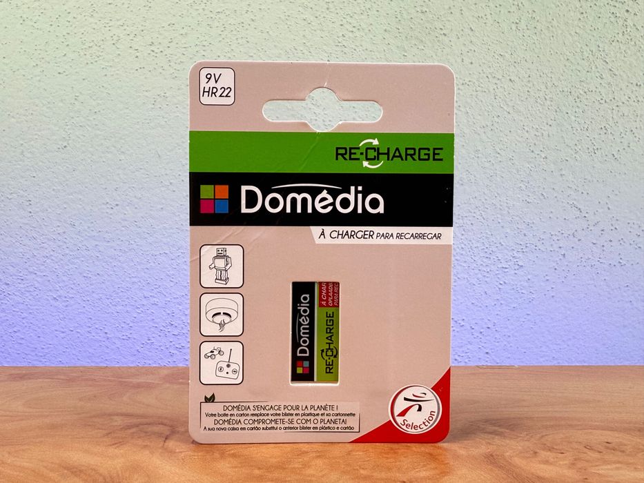 Pilha 9V Recarregável + Carregador **lacrada**