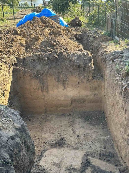 Міні-екскаватор Вінниця. Послуги екскаватора. Гідормолот  Вінниця.