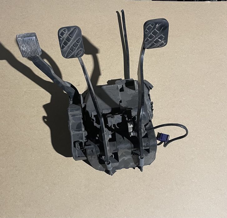 Pedały Renault DXI podstawa