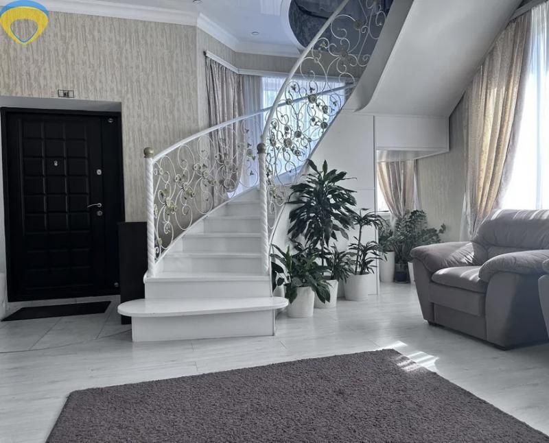 Дом в золотом треугольнике на пос. Котовского (197-958)