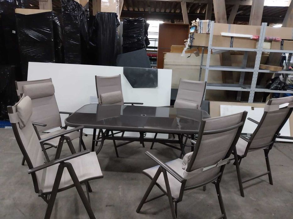 Zestaw Mebli Ogrodowych – JAK NOWY, UŻYWANY 1 SEZON