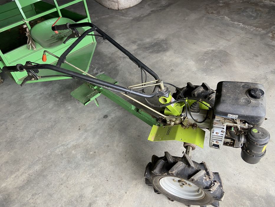 Enxada mecânica com reboque