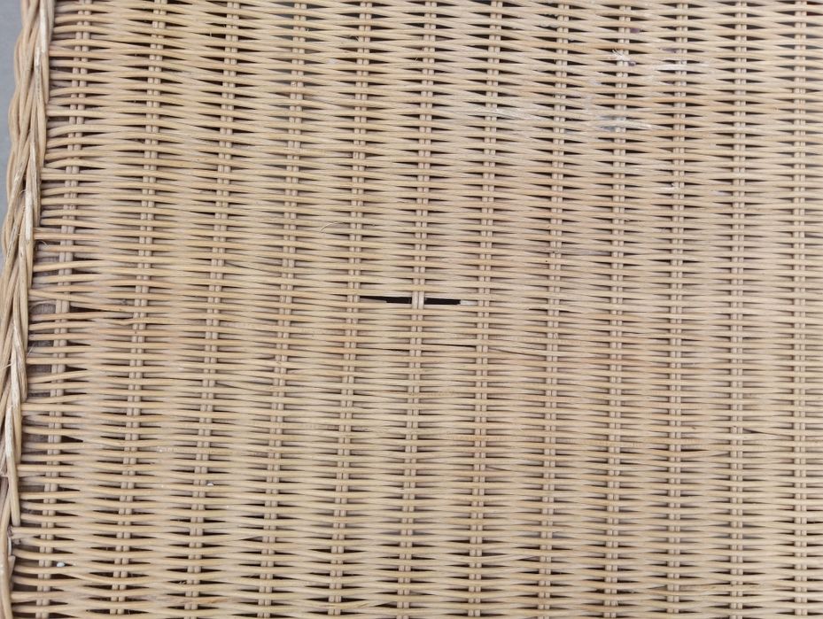 Mesa de apoio/centro em palhinha