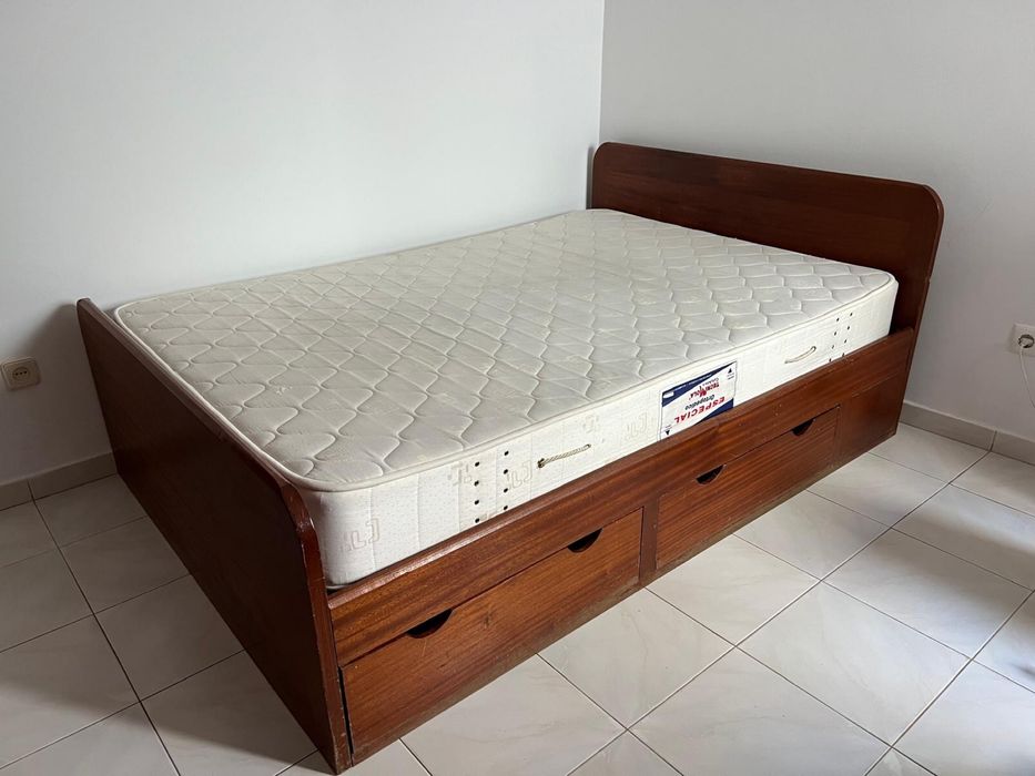 Cama com 4 gavetas + colchão