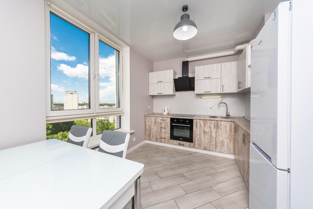 Акція! Подобово євролюкс на Вірменській,Генератор на ліфт та воду