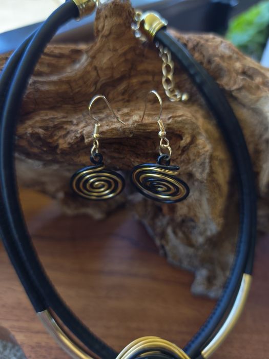 Conjunto de joias colar e brincos