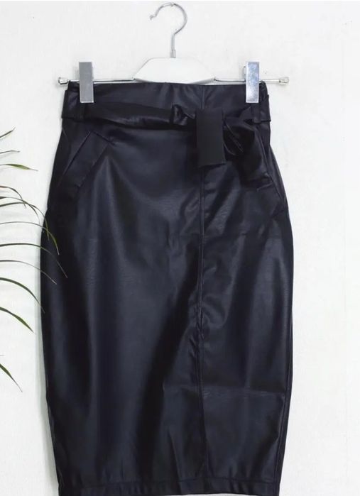 Спідниці-олівець з еко-шкіри