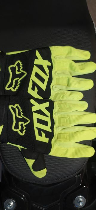 Продам моторукавиці фірми "FOX"