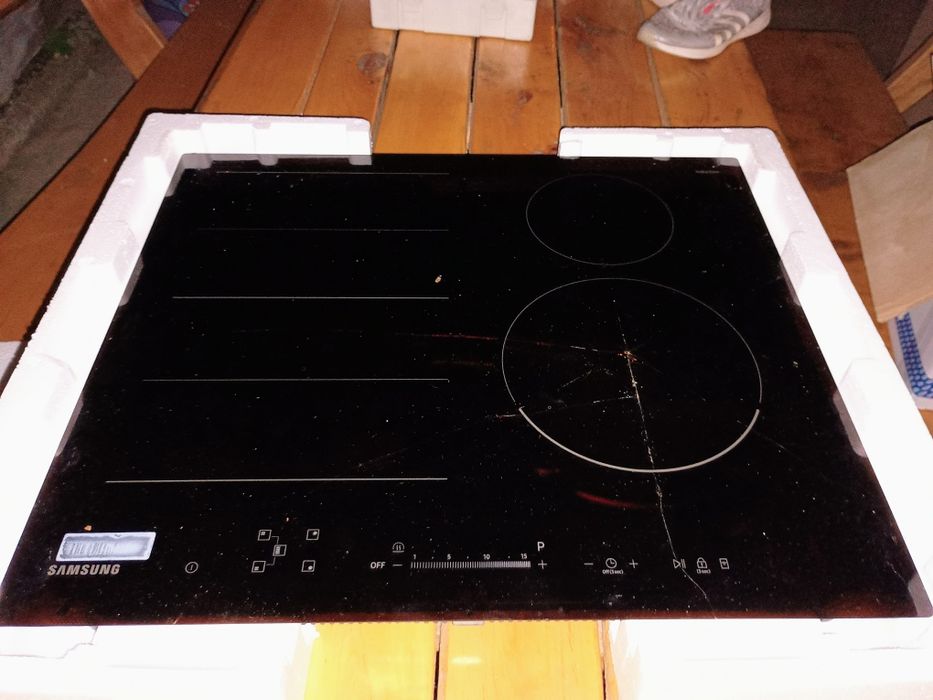 Samsung Samsung NZ64M3707AK na części płyta indukcyjna uszkodzona