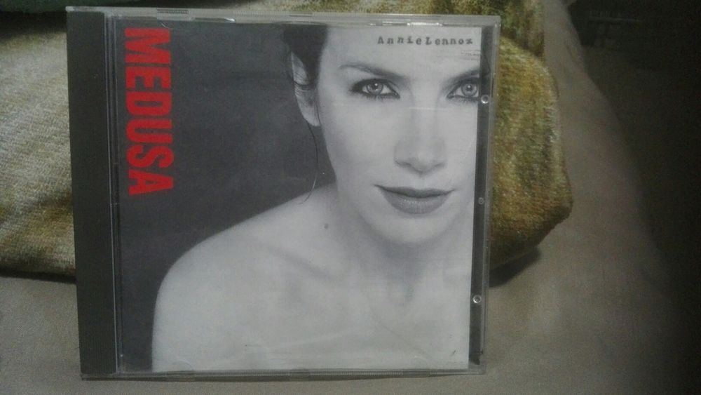 CDs - Annie Lennox, Andrea Bocelli