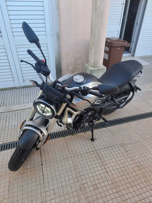 mota Voge 350 AC semi nova