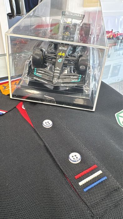 F1 Mercedes Petronas conjunto Polo + Boné + Carro F1