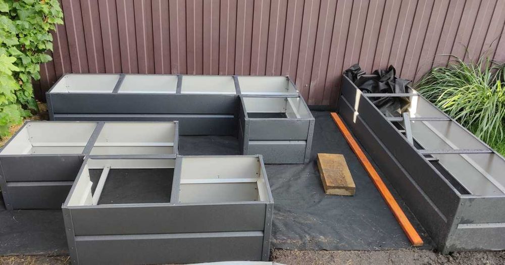 Садові високі  теплі грядки Тёплая высокая грядка для овощей. Клумби