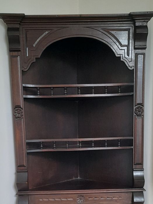 Armário de canto de madeira antigo