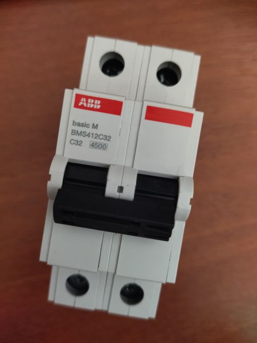 Автоматичний вимикач ABB basic M 2P C32