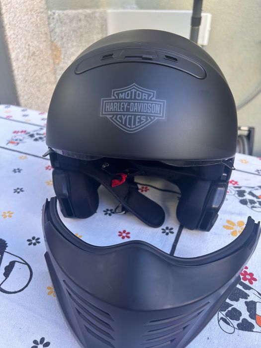 Capacete novo Harley Davison preto impecável