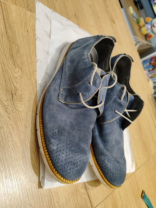 Niebieskie, eleganckie buty