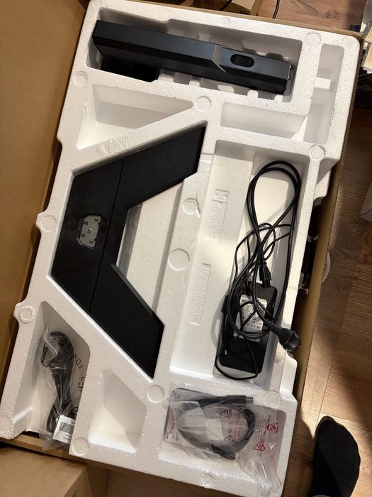 Monitor Gigabyte M32UC