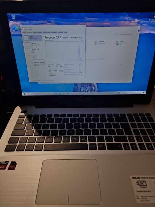 Laptop asus F555B 8/240 GB radeon AMD