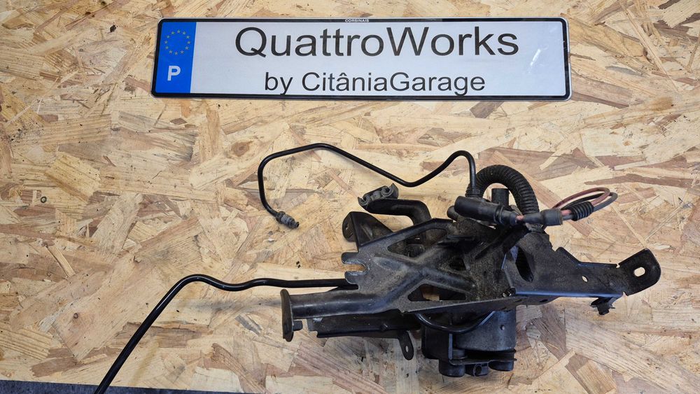 Módulo / Bomba ABS original BOSCH Ref 8E0,614175D em excelente estado