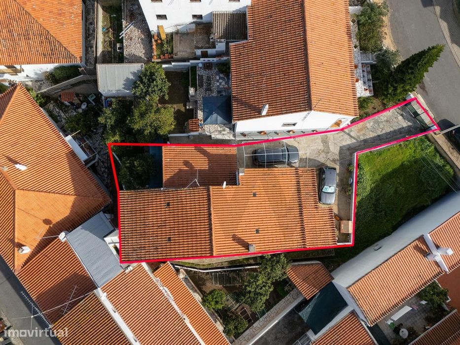 Moradia T2 Térrea Típica Alentejana em Mértola com Arrecadação e Garag