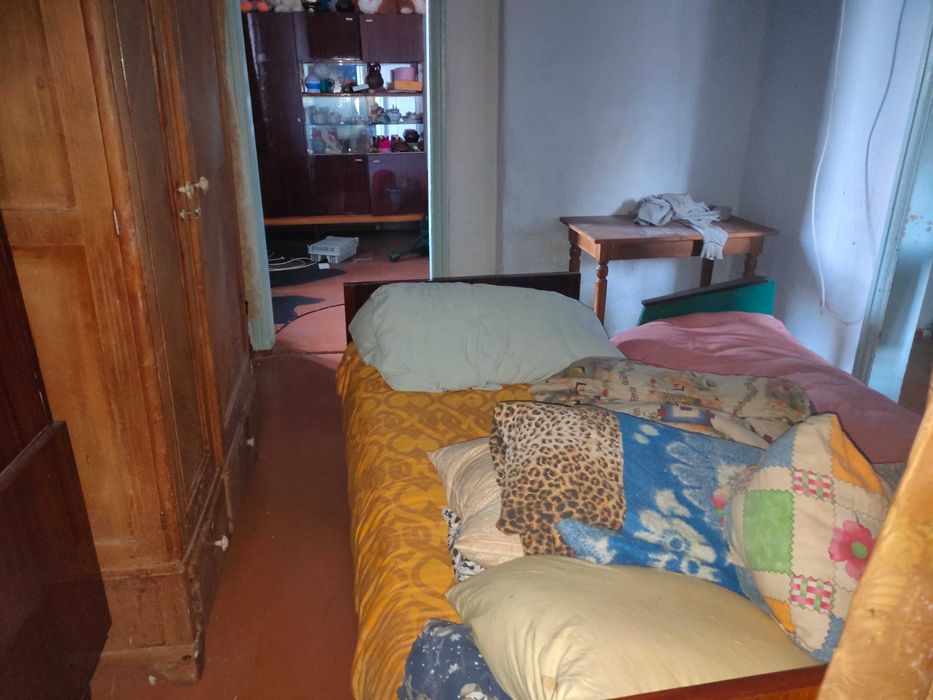 Продам частину будинка в районі зупинки Расвєт