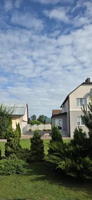 Продам просторий будинок з ремонтом,Рогань (5325)