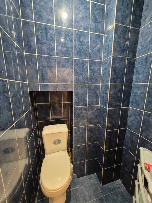 2-к сталинка в центре с АВТОНОМКОЙ • Кухня 14м² • 3 БАЛКОНА!